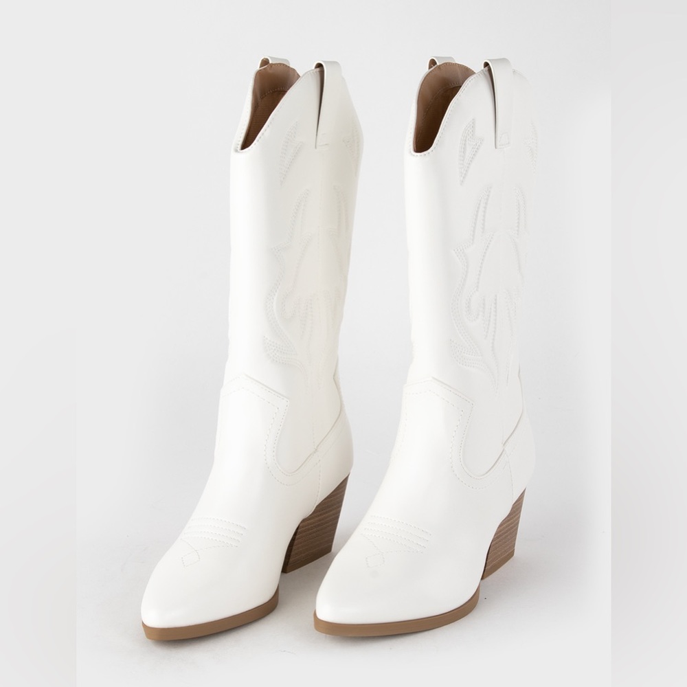 White cowboy boots - Picture 6 of 8
